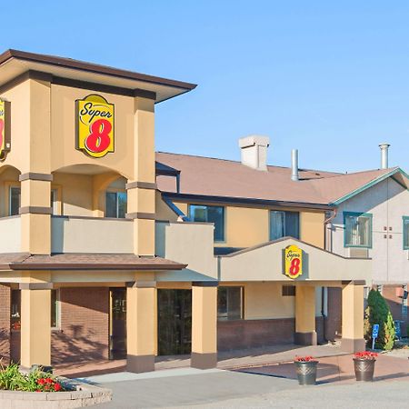 Super 8 By Wyndham Salmon Arm Hotel Kültér fotó