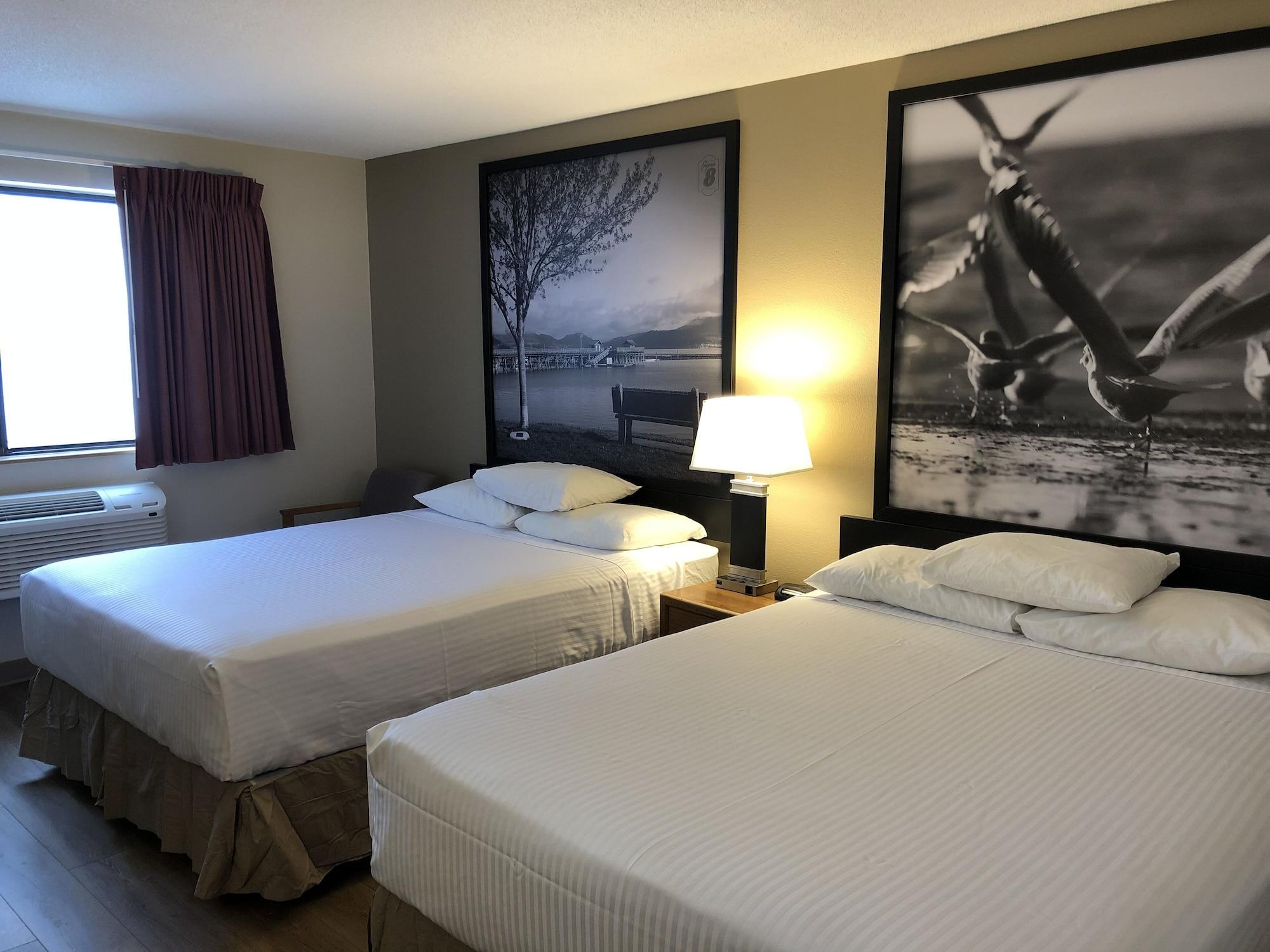 Super 8 By Wyndham Salmon Arm Hotel Kültér fotó