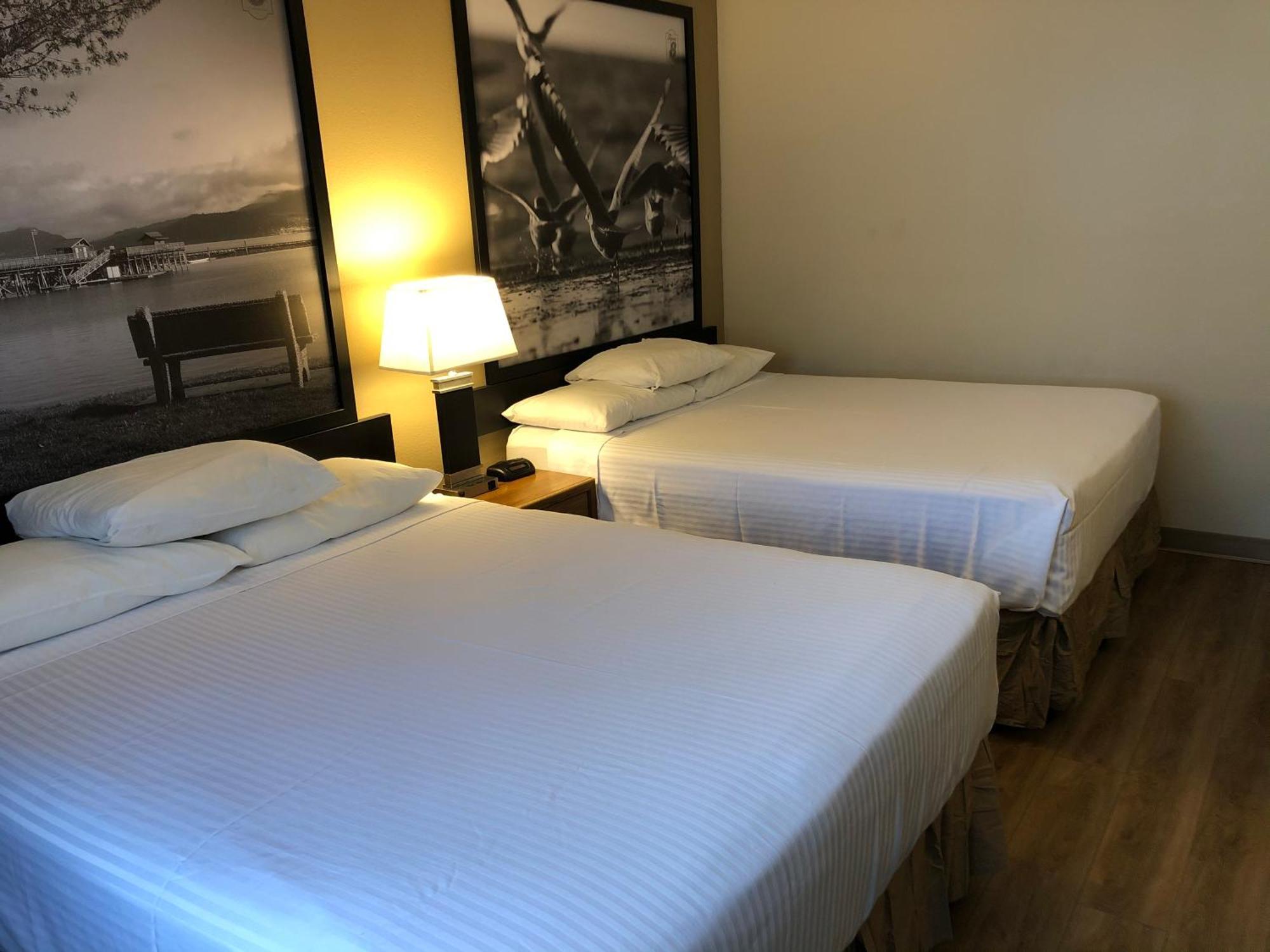 Super 8 By Wyndham Salmon Arm Hotel Kültér fotó