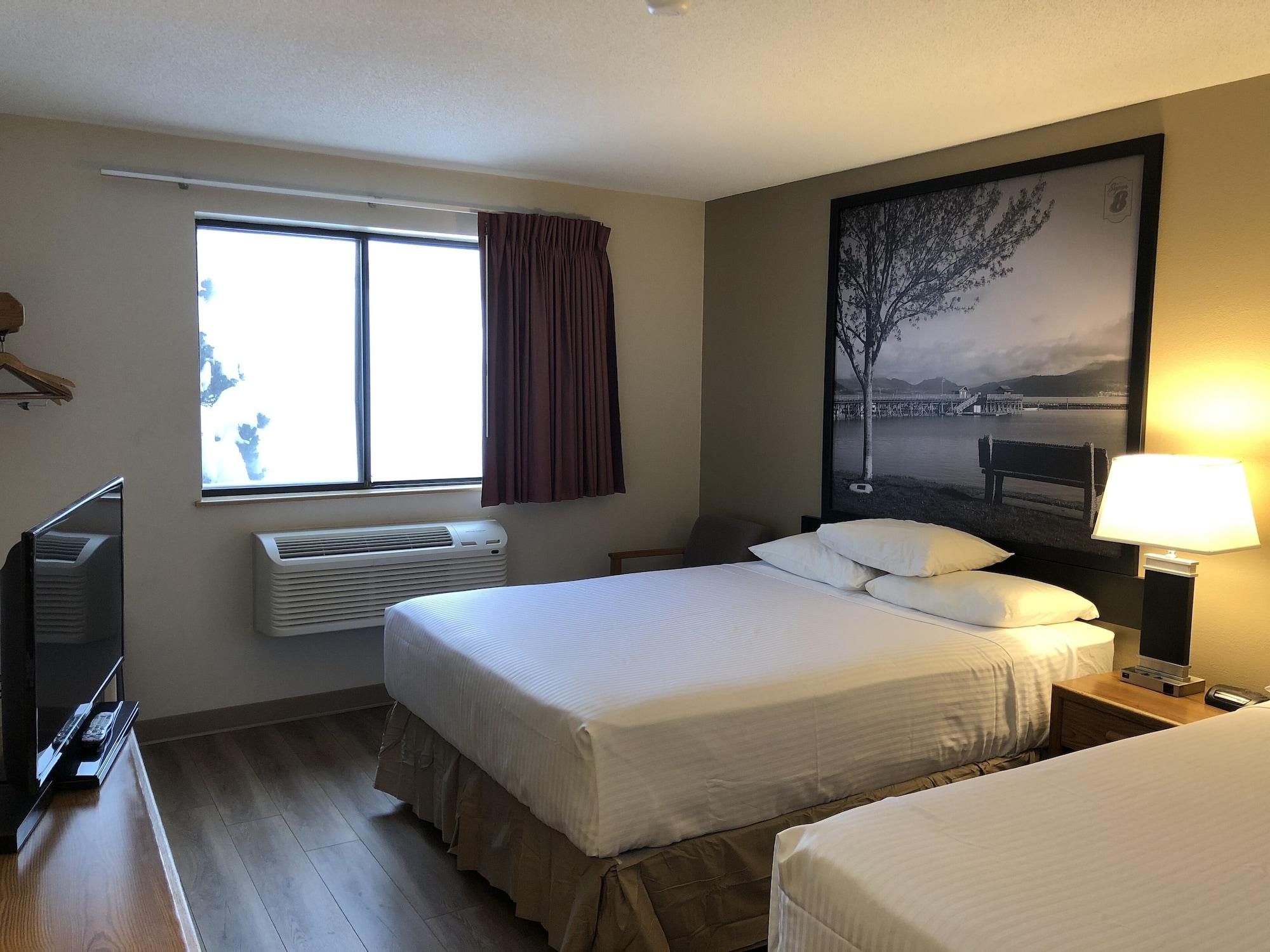 Super 8 By Wyndham Salmon Arm Hotel Kültér fotó