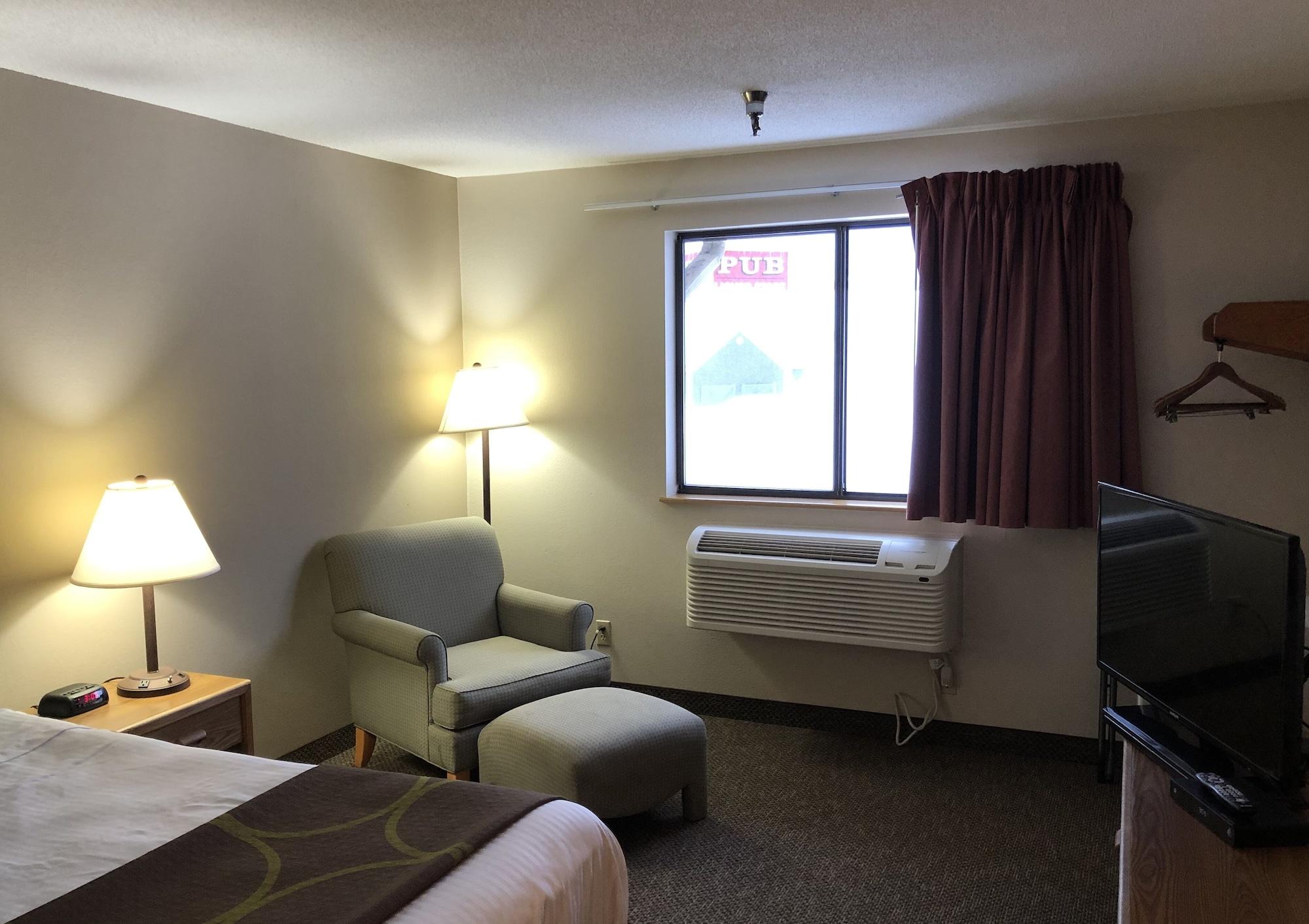 Super 8 By Wyndham Salmon Arm Hotel Kültér fotó