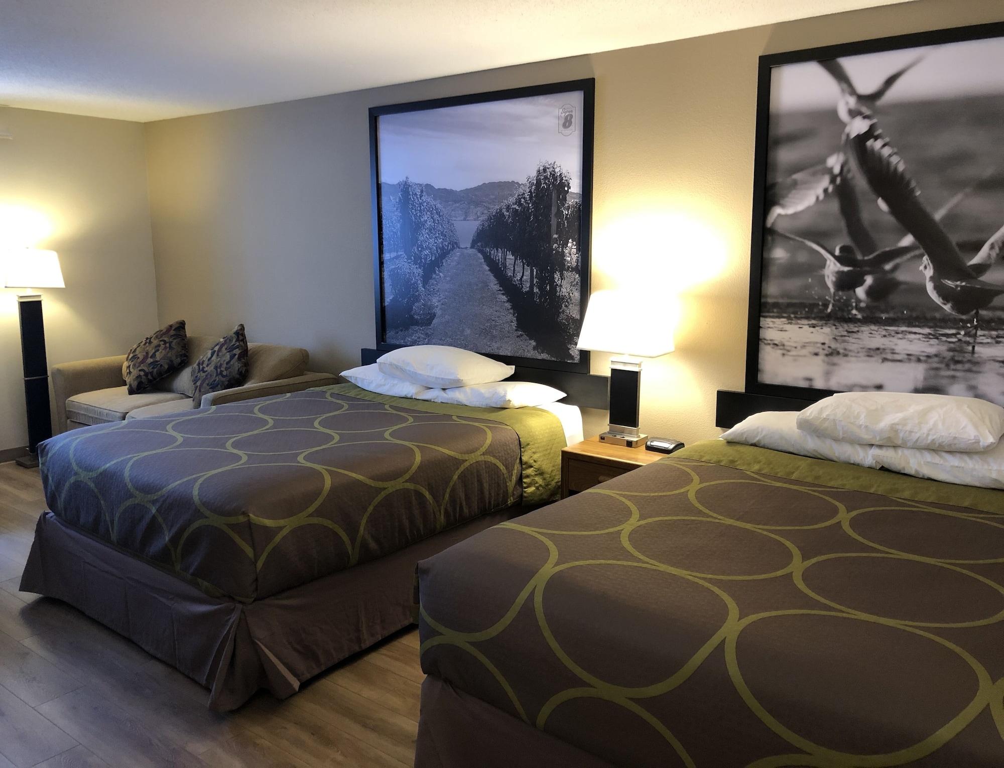 Super 8 By Wyndham Salmon Arm Hotel Kültér fotó