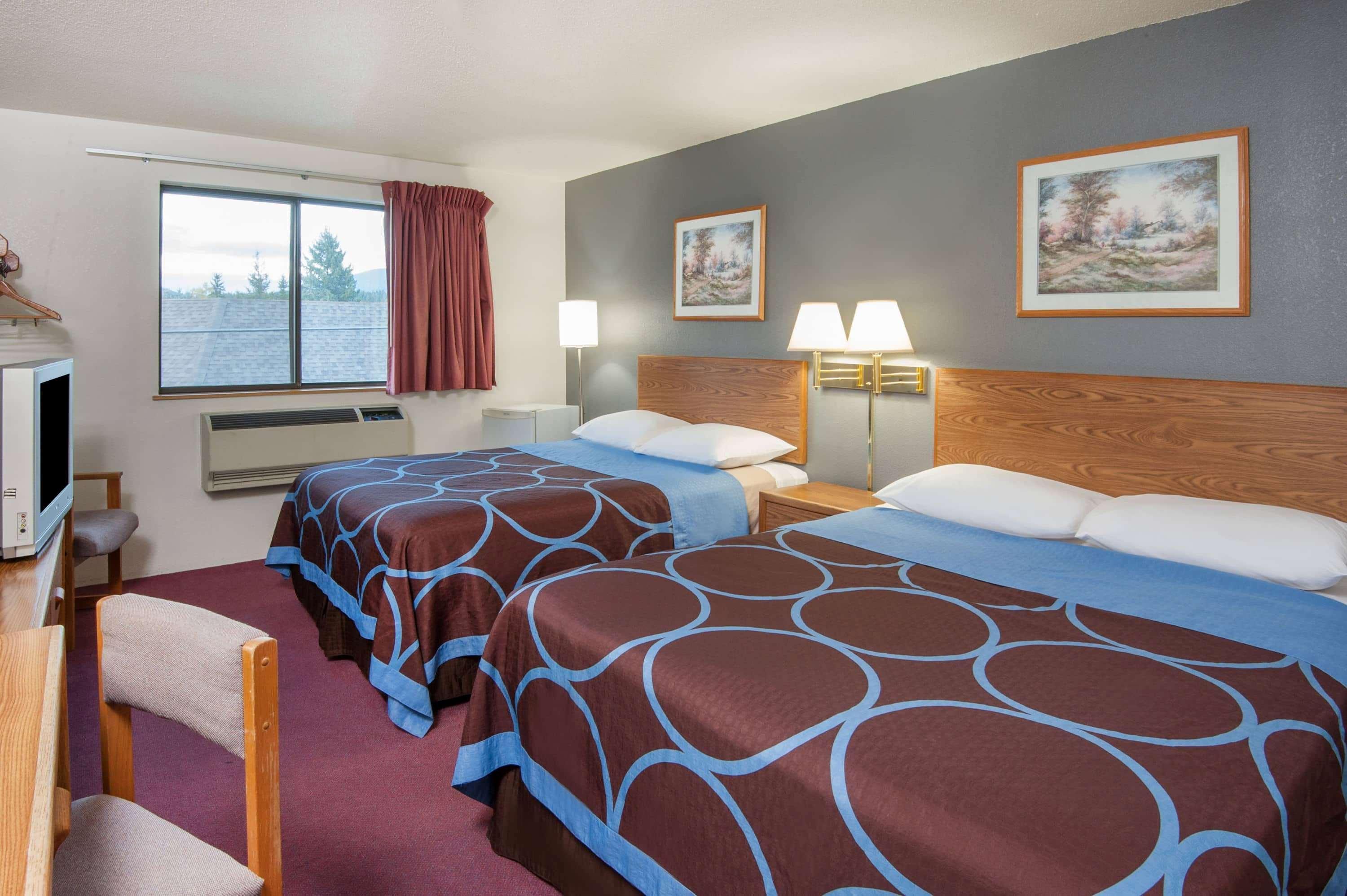 Super 8 By Wyndham Salmon Arm Hotel Kültér fotó