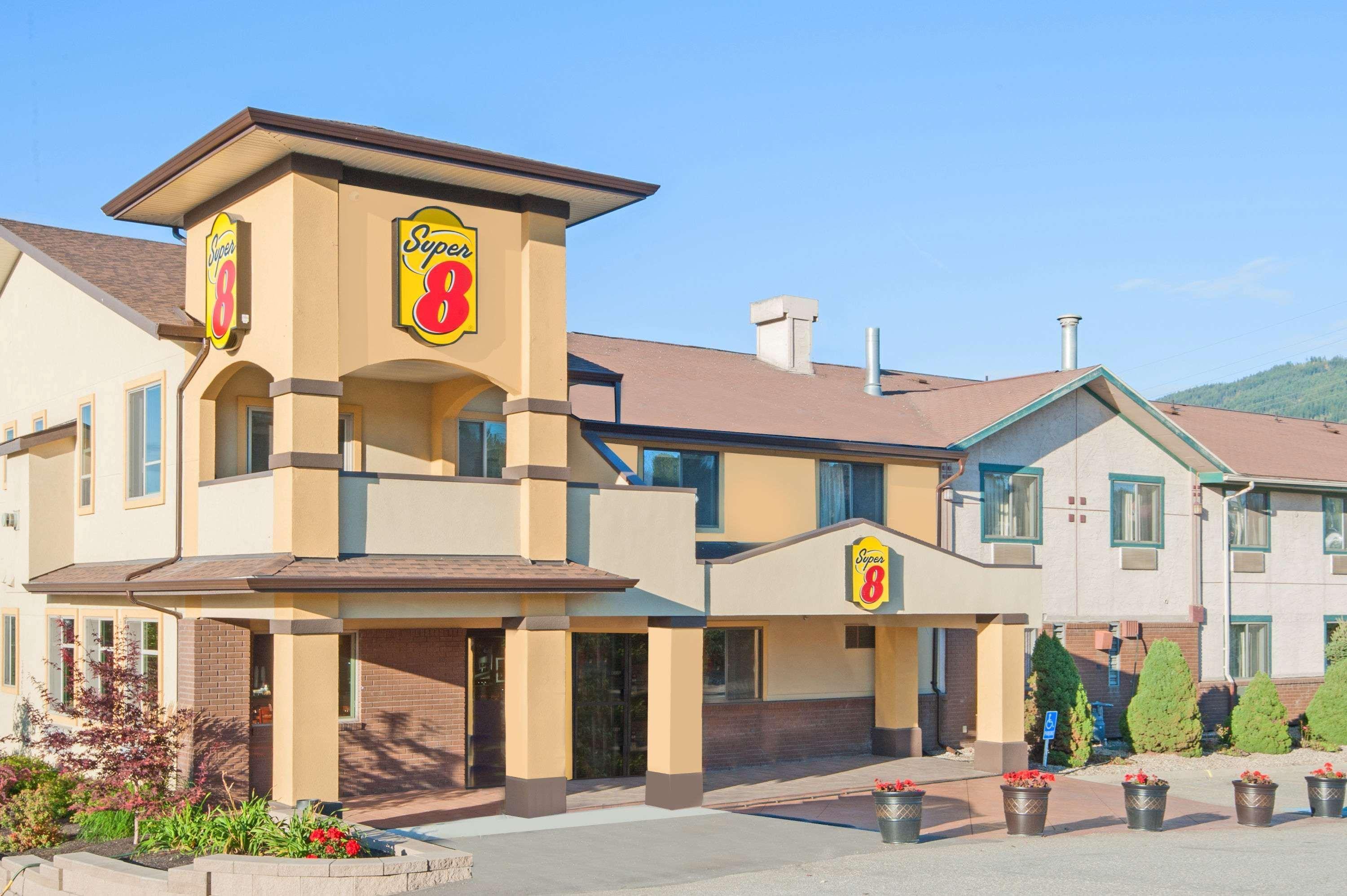 Super 8 By Wyndham Salmon Arm Hotel Kültér fotó