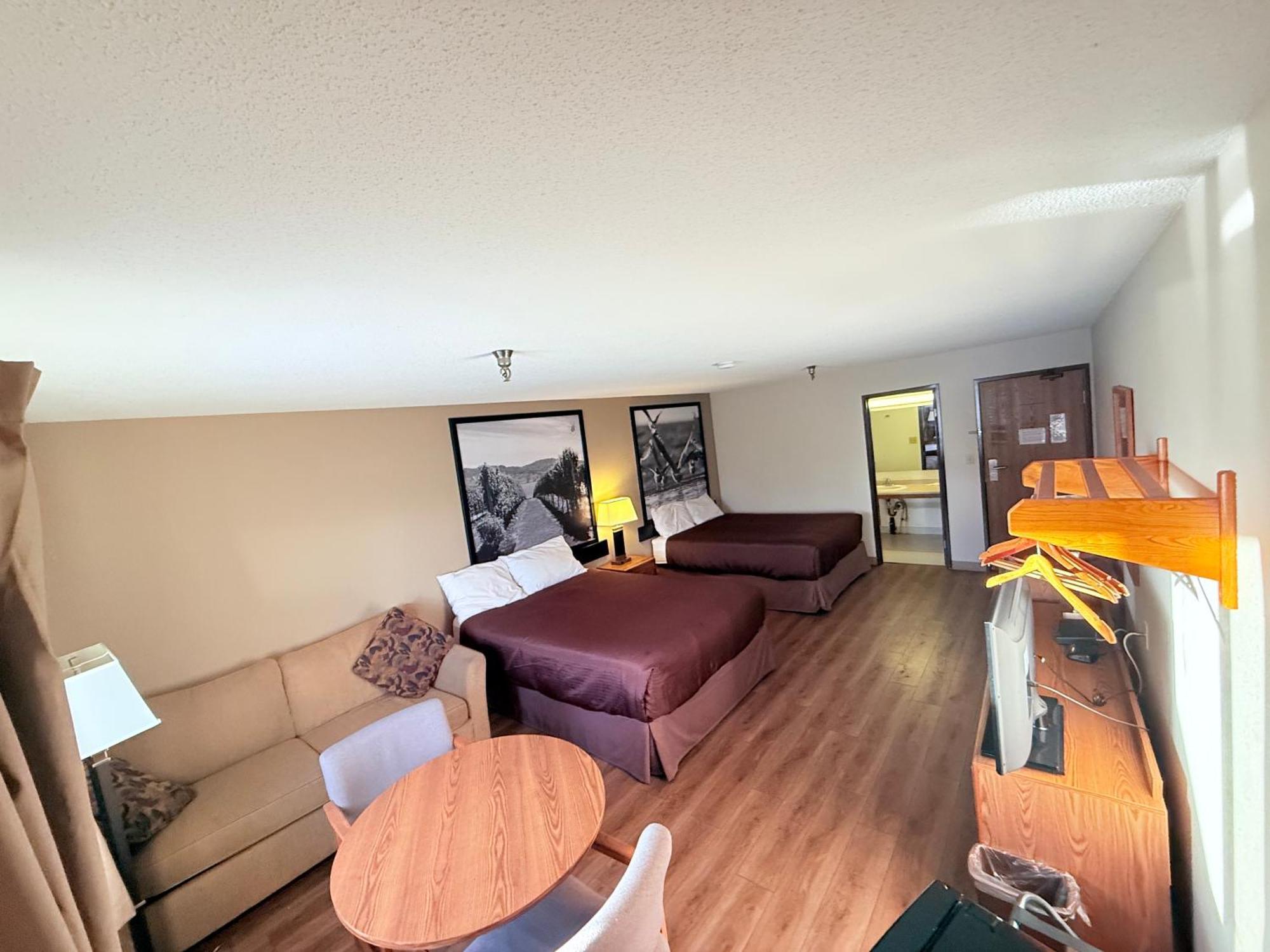 Super 8 By Wyndham Salmon Arm Hotel Kültér fotó